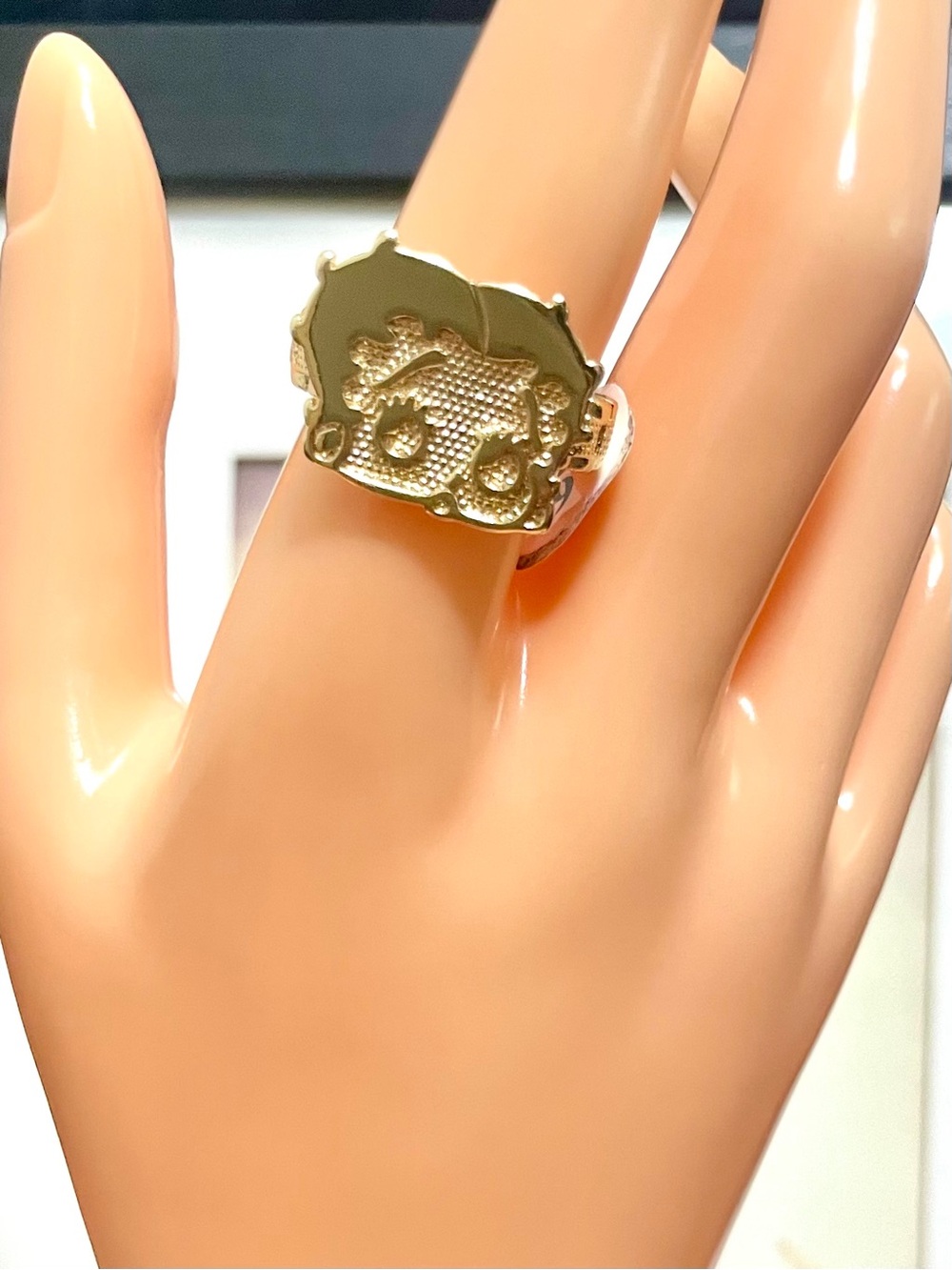 Betty Boop Gold Filled Cartoon Face Statement Ring With Watchband Style Band NWT - Picture 2 of 14